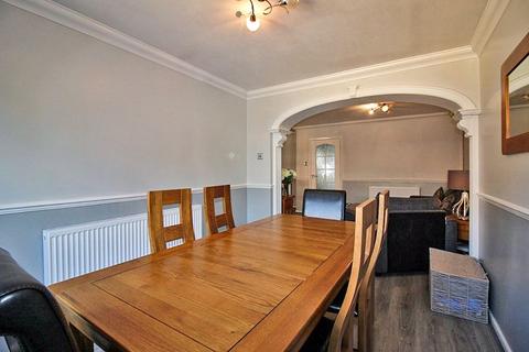 28 Alcester Drive, Willenhall, WV13 3QJ
