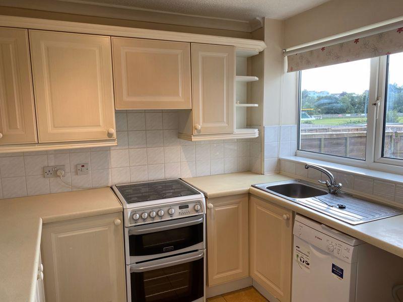 Maple Avenue, Torpoint 3 bed terraced house £185,000