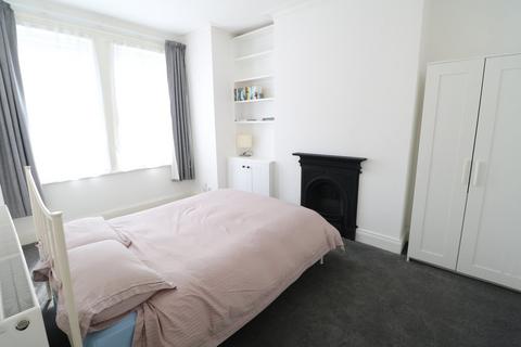 2 bedroom maisonette to rent, Walpole Road, Colliers Wood, London, SW19