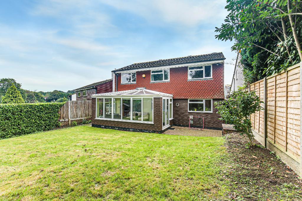 Ridge Langley, Sanderstead, Surrey, CR2 0AR 5 bed detached house £715,000