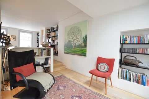27 Oak Village, London, NW5 4QN