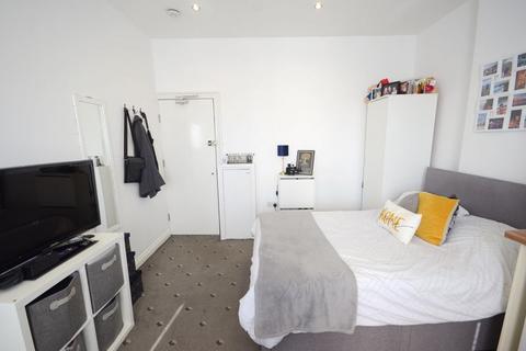 undefined, Holdenhurst Road, Bournemouth BH8