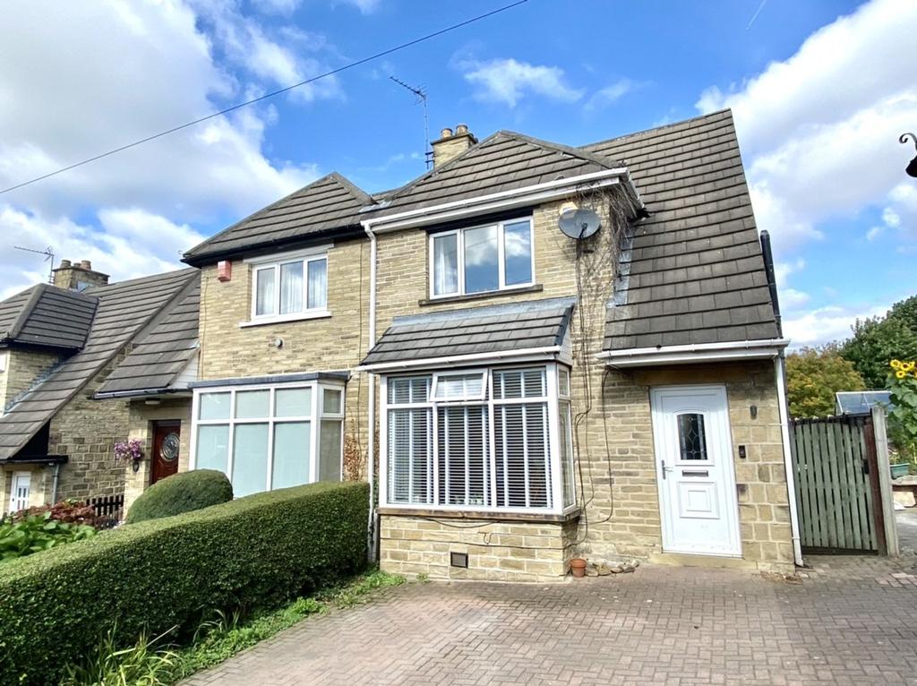 Fairfield Crescent, Dewsbury, WF13 3 bed semidetached house £150,000