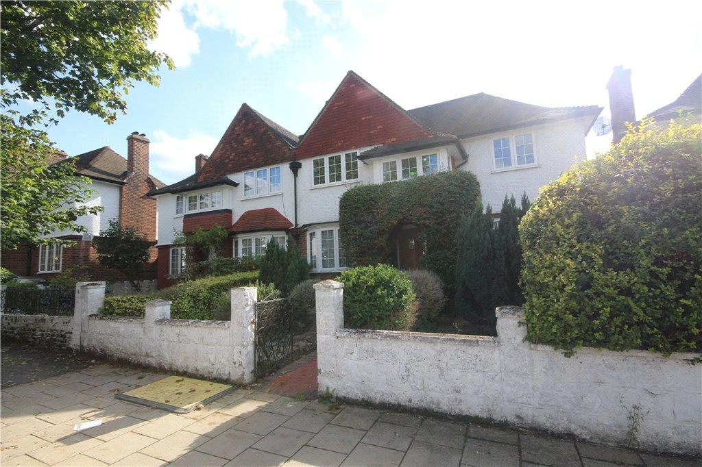 Cricklade Avenue, Streatham, SW2 3 bed semidetached house £2,300 pcm