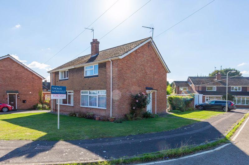 Cronshaw Close, Didcot 3 bed semidetached house £335,000