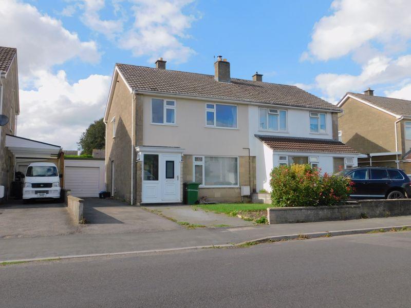 Critchill Road, Frome 3 bed semidetached house £1,100 pcm (£254 pw)