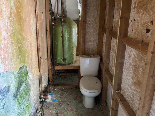 Bathroom Area (no fittings connected)