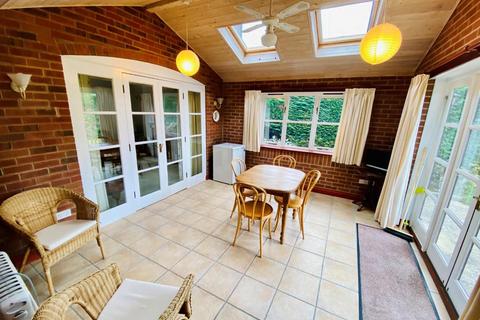 The Garden House, 8a Carter Drive, Barford, Warwick, CV35 8ET