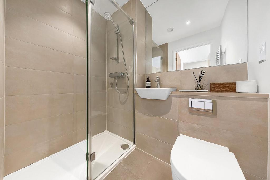 Bathroom (1).jpg