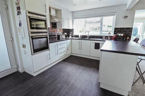 104 Copse Hill, Harlow, CM19 4PR