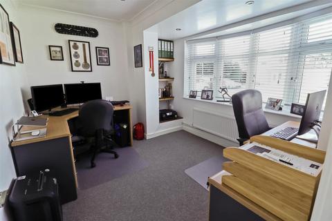 104 Copse Hill, Harlow, CM19 4PR