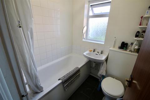 11 Keats Close, Royal Wootton Bassett, Swindon, SN4 8HH