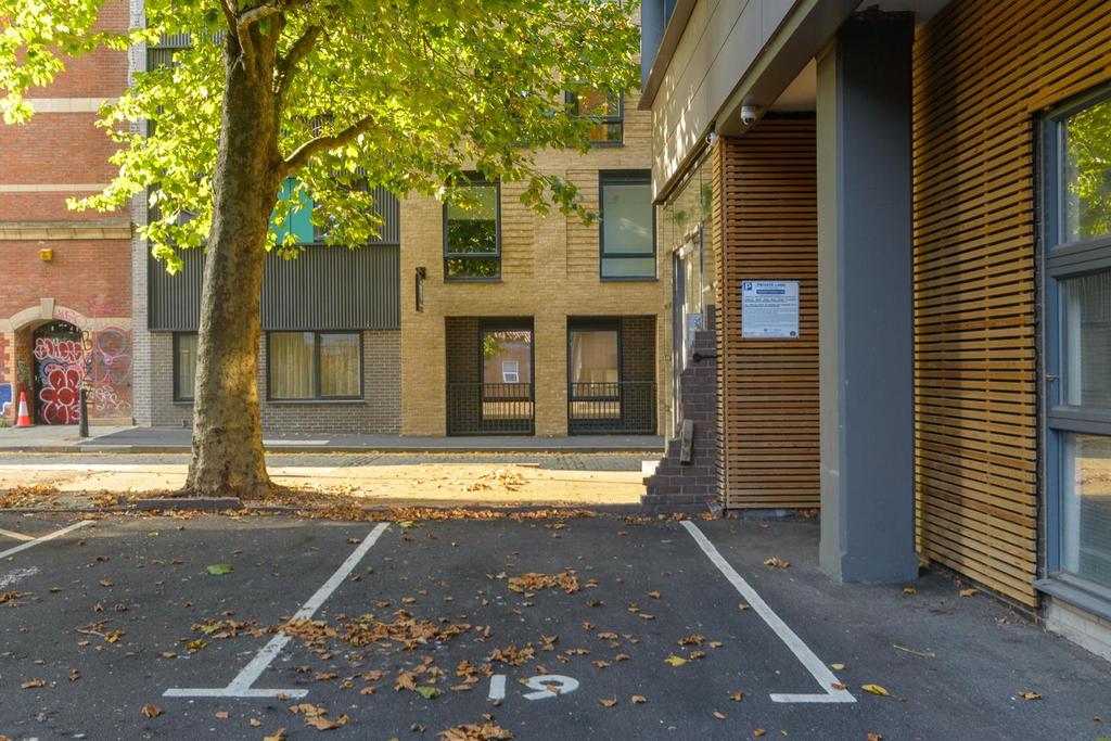 ESUOHMAHNEK71 - Parking Spot A.jpg