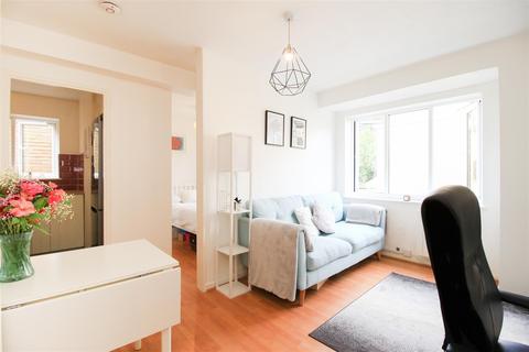 5 Ludford Close, Croydon, CR0 4BY