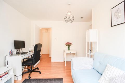 5 Ludford Close, Croydon, CR0 4BY