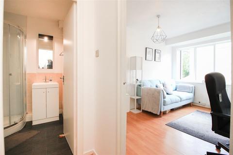 5 Ludford Close, Croydon, CR0 4BY