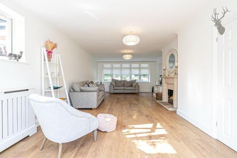 7a Piercing Hill, Theydon Bois, Epping, CM16 7JN