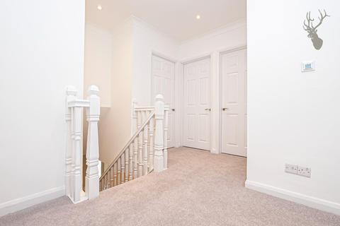 7a Piercing Hill, Theydon Bois, Epping, CM16 7JN