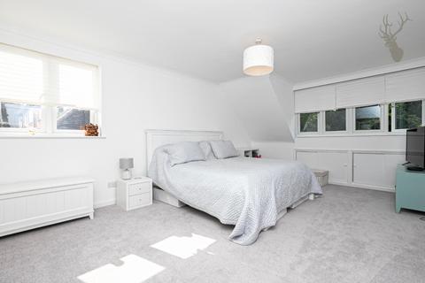 7a Piercing Hill, Theydon Bois, Epping, CM16 7JN