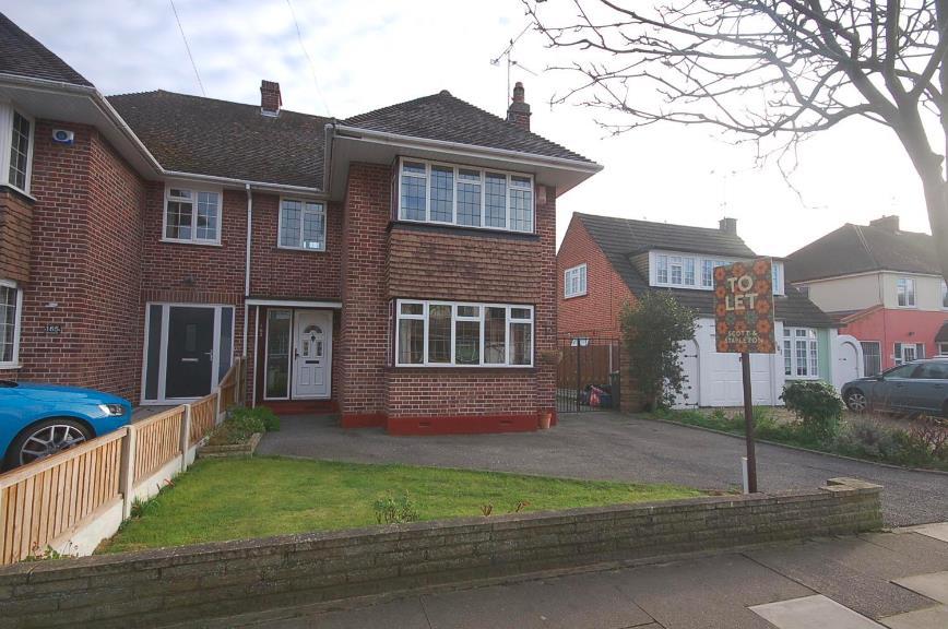 Woodside, Leigh On Sea, Essex 4 bed semidetached house £1,395 pcm (£