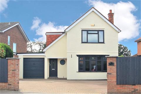 212 Guildford Road, Bisley, Woking, GU24 9DJ