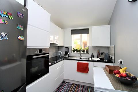 6 Berstead Walk, Crawley, RH11 8XL