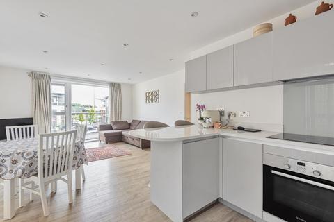 2 bedroom apartment for sale - Birch House, Sycamore Avenue, Woking, GU22