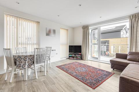 2 bedroom apartment for sale - Birch House, Sycamore Avenue, Woking, GU22