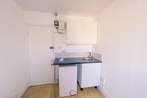 Studio to rent, Kember Street, Islington, London, London  N1