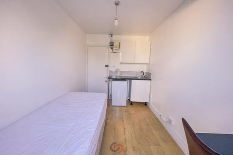 Studio to rent, Kember Street, Islington, London, London  N1