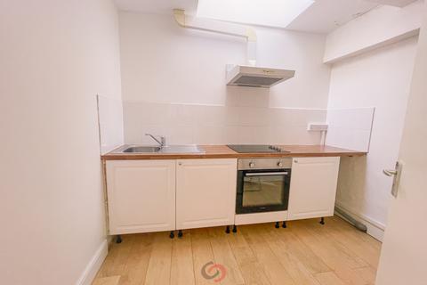 Studio to rent, Kember Street, Islington, London, London  N1