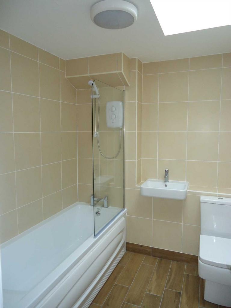 Westway, Maghull 2 bed apartment to rent £675 pcm (£156 pw)