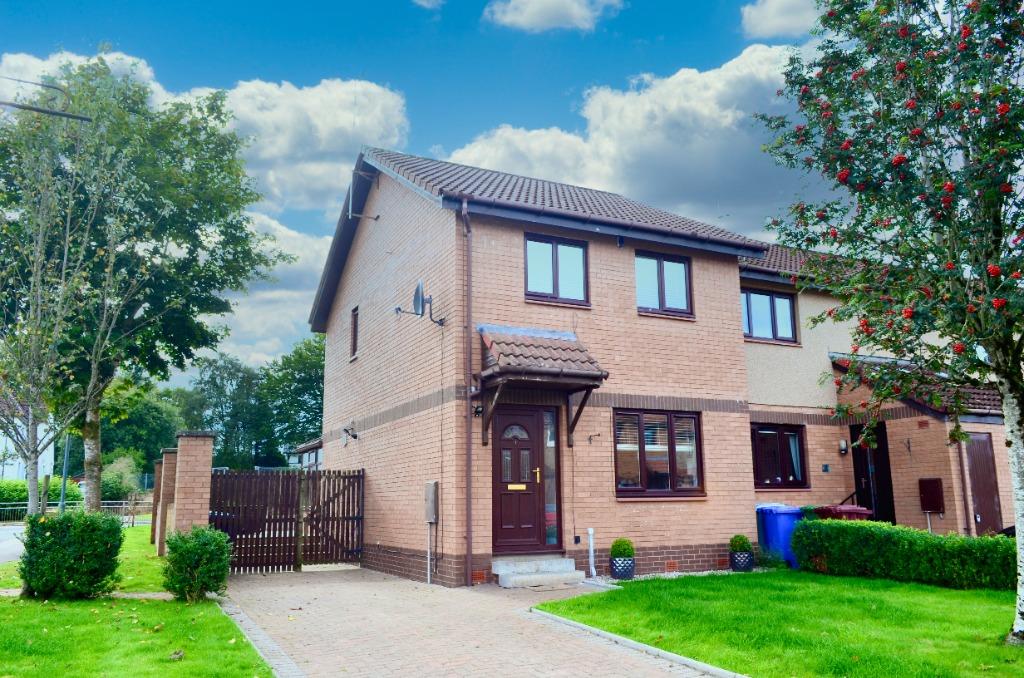 Southend Grove, Strathaven, Lanarkshire, ML10 6QS 2 bed end of terrace
