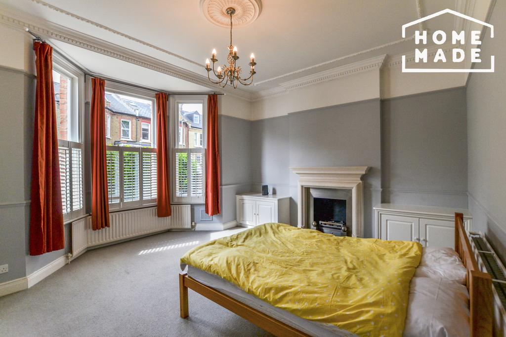Alderbrook Road, Clapham, SW12 8AF 3 bed semidetached house £2,850