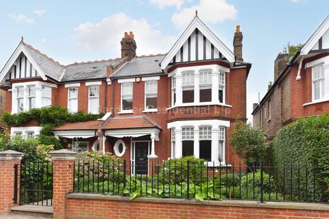 25 Hale Gardens, London, W3 9SG
