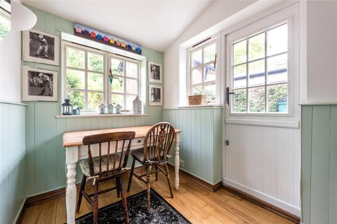 7, New Cottages The Coombe, Betchworth, RH3 7BU