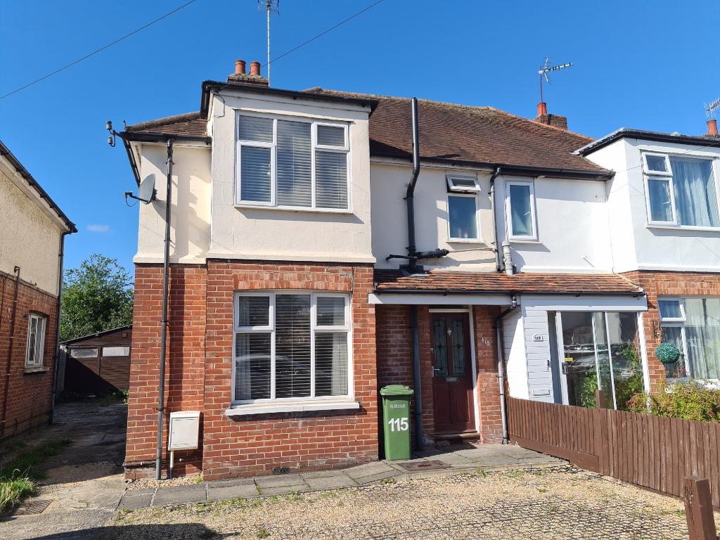 North Lane, Aldershot, GU12 3 bed semidetached house £1,300 pcm (£