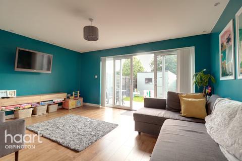 12 Aylesham Road, Orpington, BR6 0TX