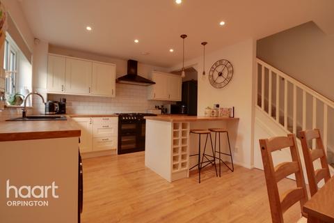 12 Aylesham Road, Orpington, BR6 0TX