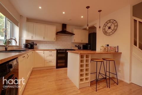12 Aylesham Road, Orpington, BR6 0TX