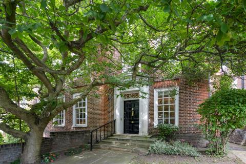 12 Arkwright Road, London, NW3 6BG