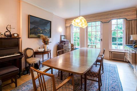 12 Arkwright Road, London, NW3 6BG