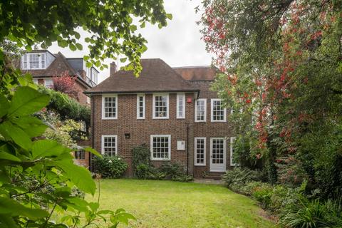 12 Arkwright Road, London, NW3 6BG