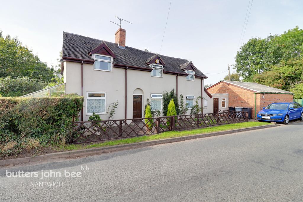 Baddiley Lane, Nantwich 2 bed detached house £350,000