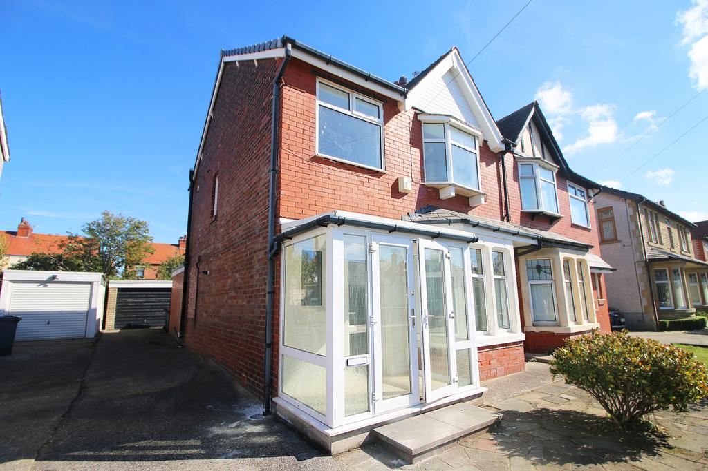 Agnew Road, Fleetwood, FY7 3 bed semidetached house £184,950