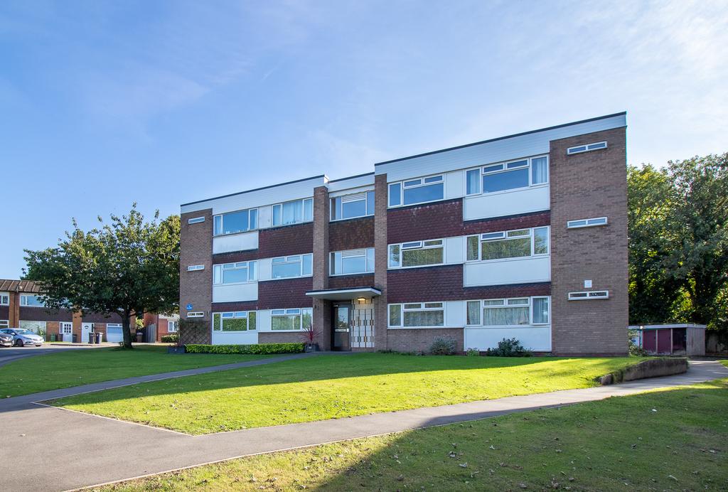 Masons Way, SOLIHULL, West Midlands 2 bed flat £155,000