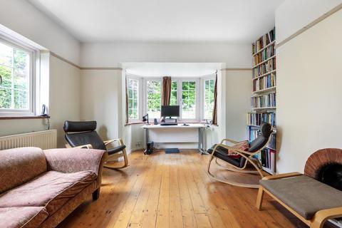 2 Abbots Close, Guildford, GU2 7RW