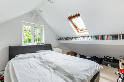 2 Abbots Close, Guildford, GU2 7RW