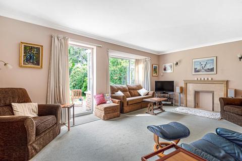 6 Fernhill Close, Woking, GU22 0DJ