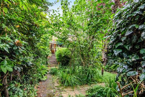 6 Braxted Park, London, SW16 3DW